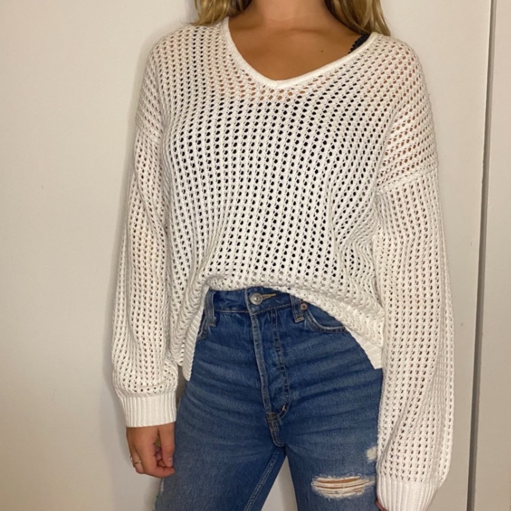 Open knit style long sleeve sweater - Large